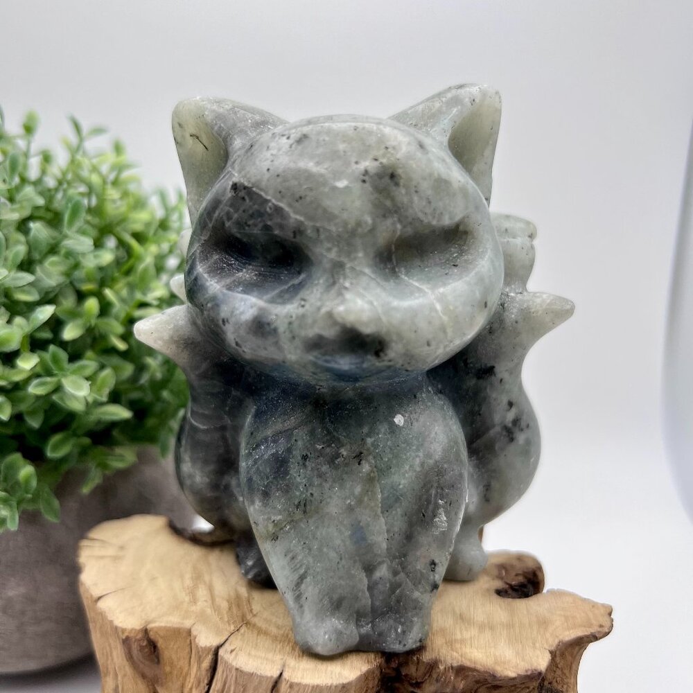 🚚Moving Sale 🚚 Labradorite Nine-tailed Fox sun flash 560g